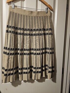 Emma & Posh Beige and Black Skirt Xl